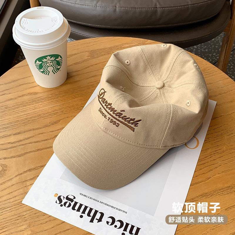 New embroidered letter baseball cap for men and women, wide brim and versatile face, small soft top cap for women