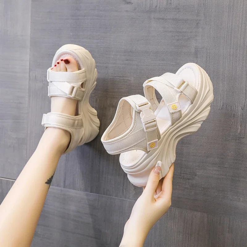 New Summer Style Fashionable Comfortable Wear-resistant and Elegant Sports and Leisure Increased Thick-soled Beach Shoes