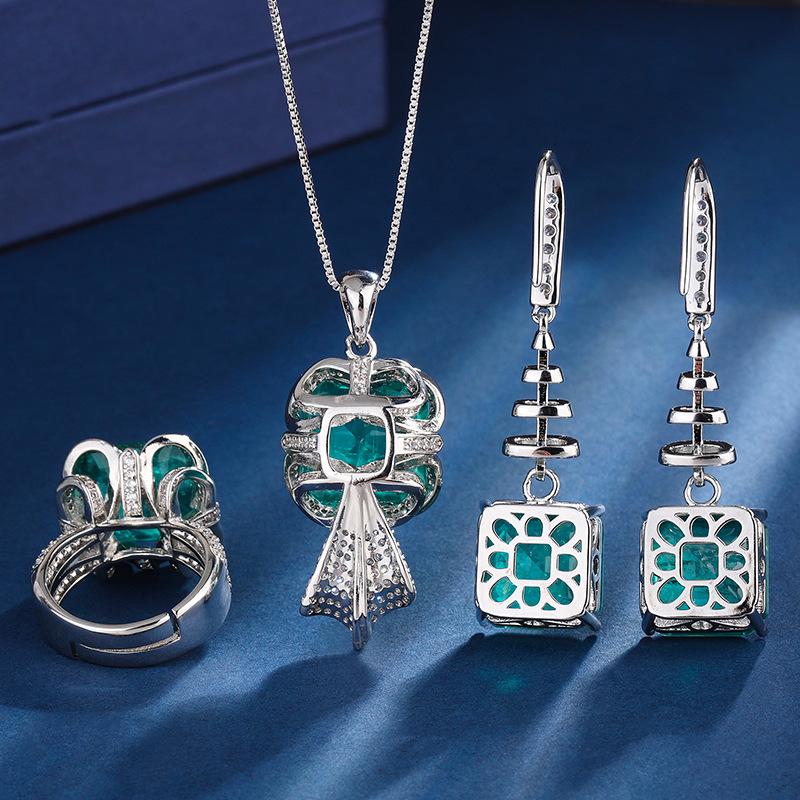 Jewelry Retro Simulation Emerald Butterfly Luxury Inlaid Princess Square Set Main Stone 14 * 14
