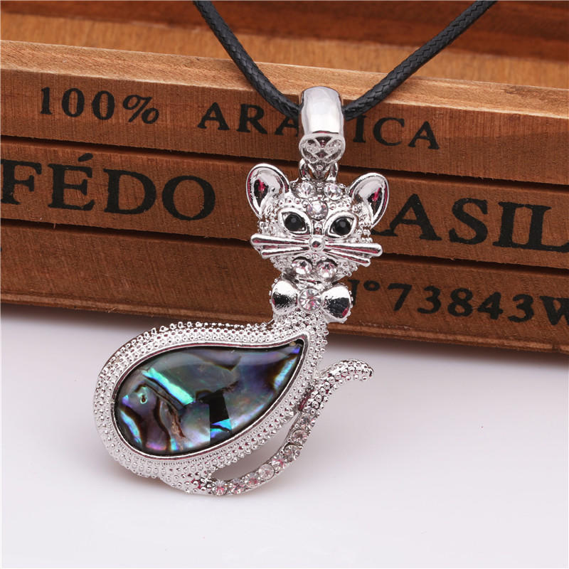 Abalone Shell Material Cute Cat Necklace Ornament Christmas New Year Birthday Gift Stylish Pendant