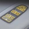 Autoaccessoires – Stickers in de autosalon
