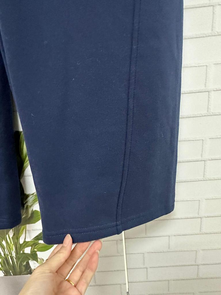 Women's Slim-Fit Hooded Sweatshirt and Casual Sports Suit - High-End, Age-Reducing Two-Piece Set for Spring, Autumn, and Winter Fashion.