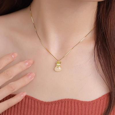 White Chalcedony Luxury Necklace: 2022 Trendy High-End Clavicle Chain Sweater Accessory