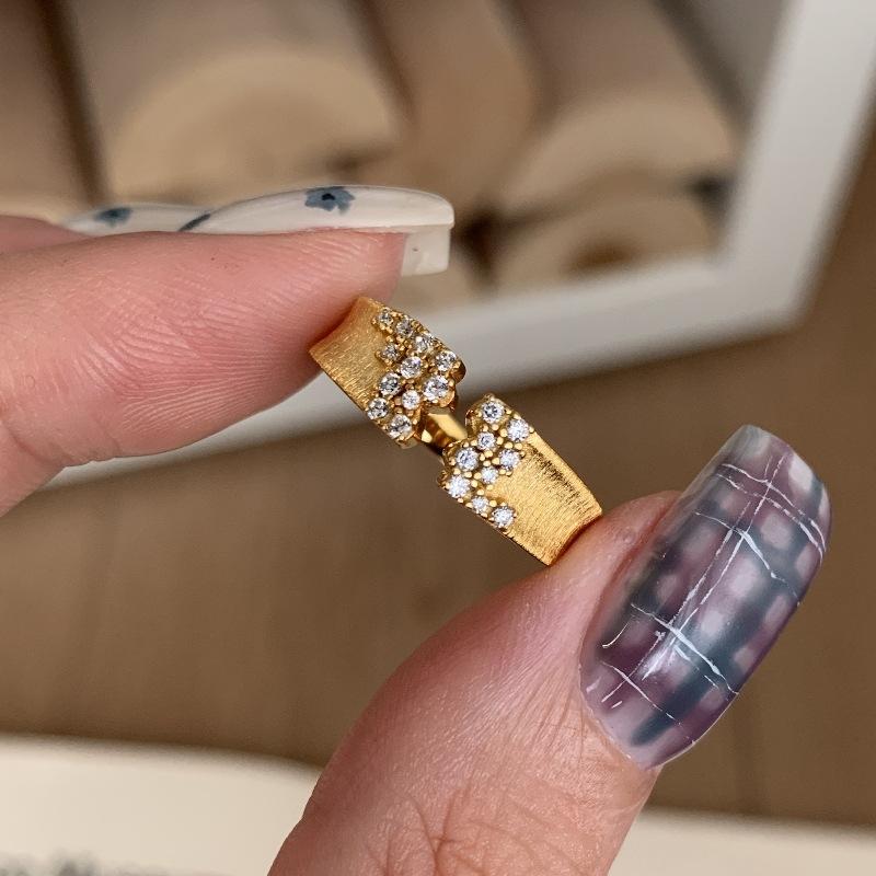 Light Luxury High-Grade Brushed Starry Dot Ring Niche Design Super Flash High Color Retention Real Gold Electroplating Temperament Index Finger Ring