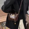 New 2025 premium retro women's portable bucket bag versatile commuter messenger bag
