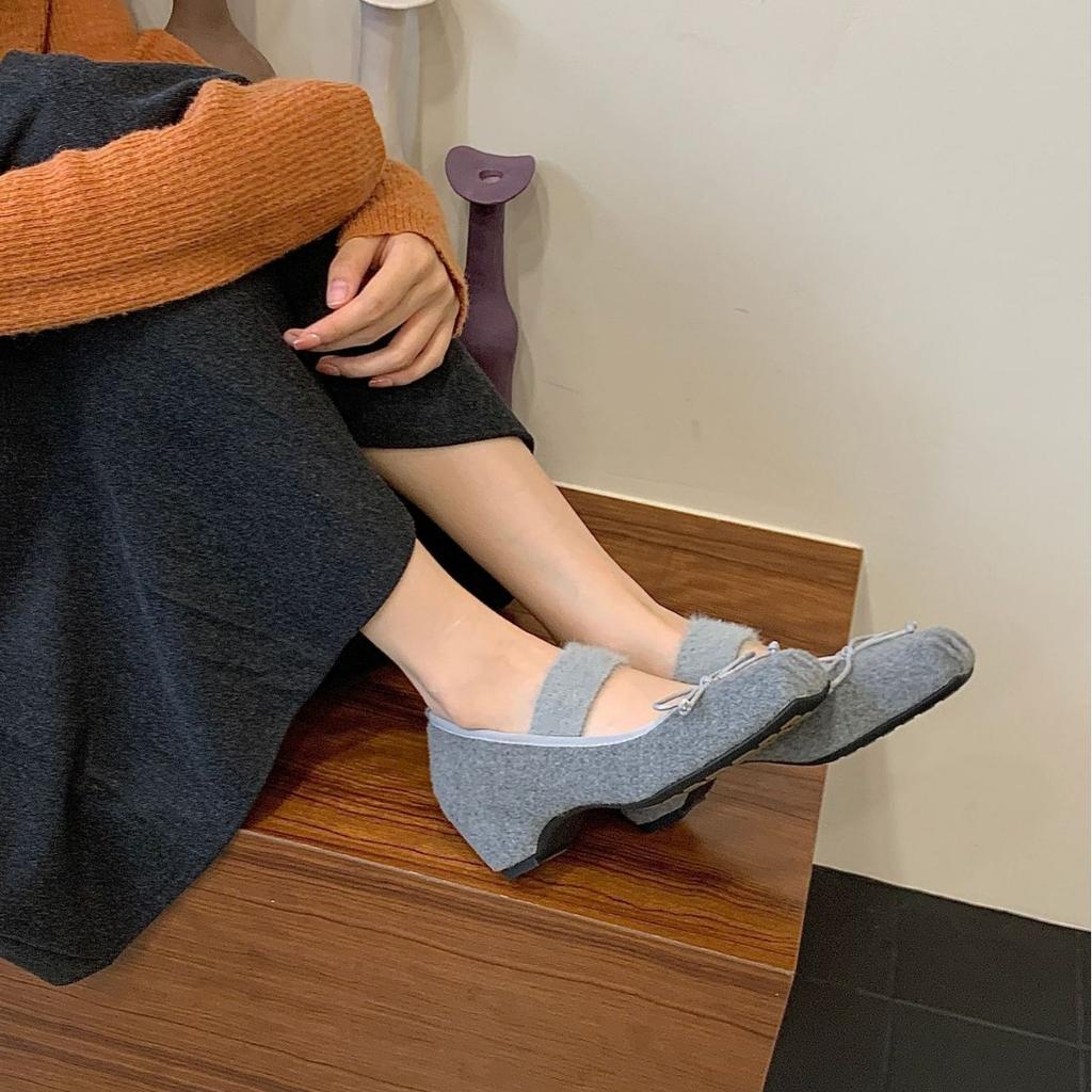2025 Autumn and Winter New Square Head Shallow Mouth with Woolen Bow Inner Slope Heel Commuter Work Women's Single Shoes