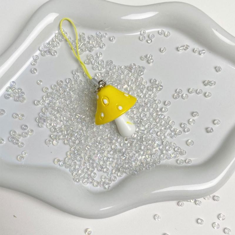 Mushroom Theme Keychain Colorful Resin Artwork For Keys Backpacks Trendy Practical Gift For Birthdays Celebrations