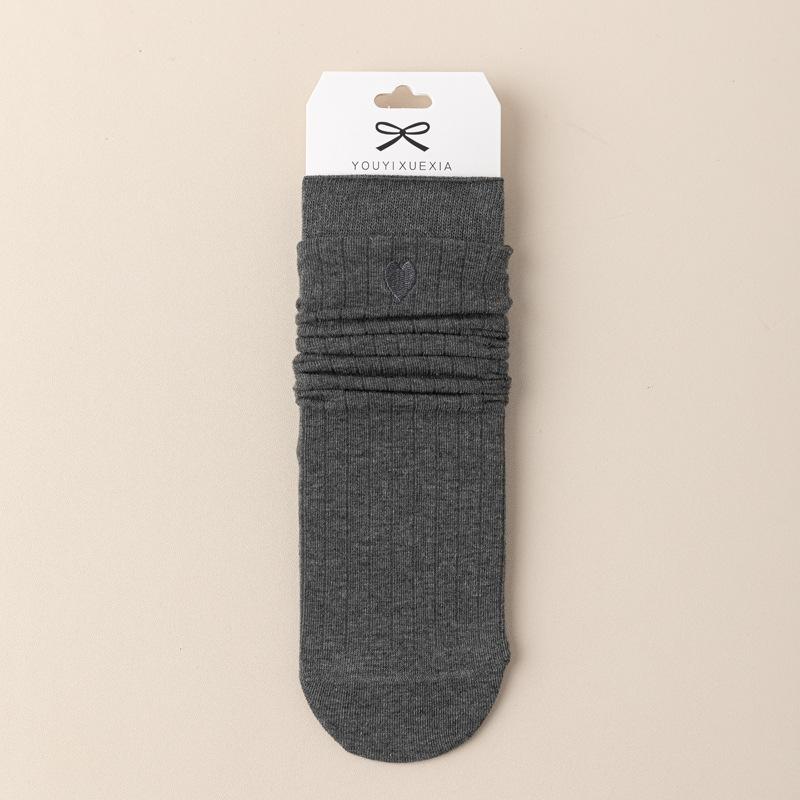 5/10 Pairs Comfortable Casual and Versatile Women's Autumn Winter Mid Calf Socks with Embroidered Heart Cotton Long Socks Cute Cotton Socks