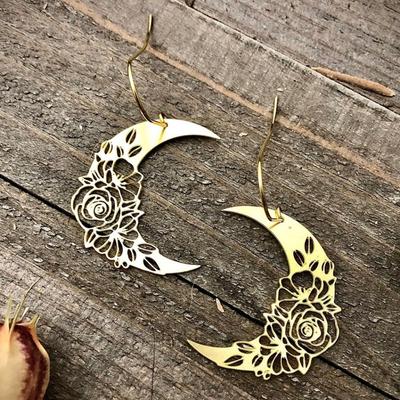 Temperament Goth Gold Color Hollowed-out Rose Flower-patterned Crescent Moon Dangle Earrings for Women Retro Charm Jewelry Gifts