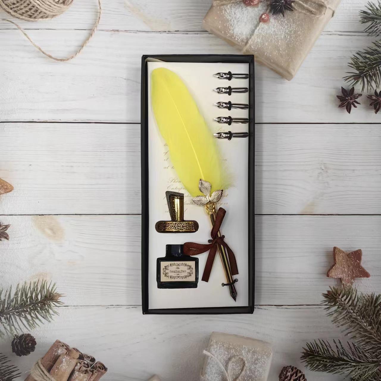 

Vintage Quill, Available For Direct Sale, Clover Accessory Quill With Ink Base 0.5mm жовтий