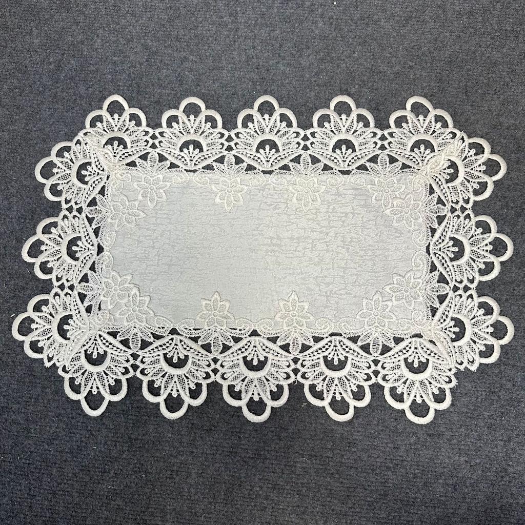 Beautiful White Embroidery Coffee Cup Mat 33cm Round Floral Lace Mat Vase Coffee Cup Mat Home Decoration