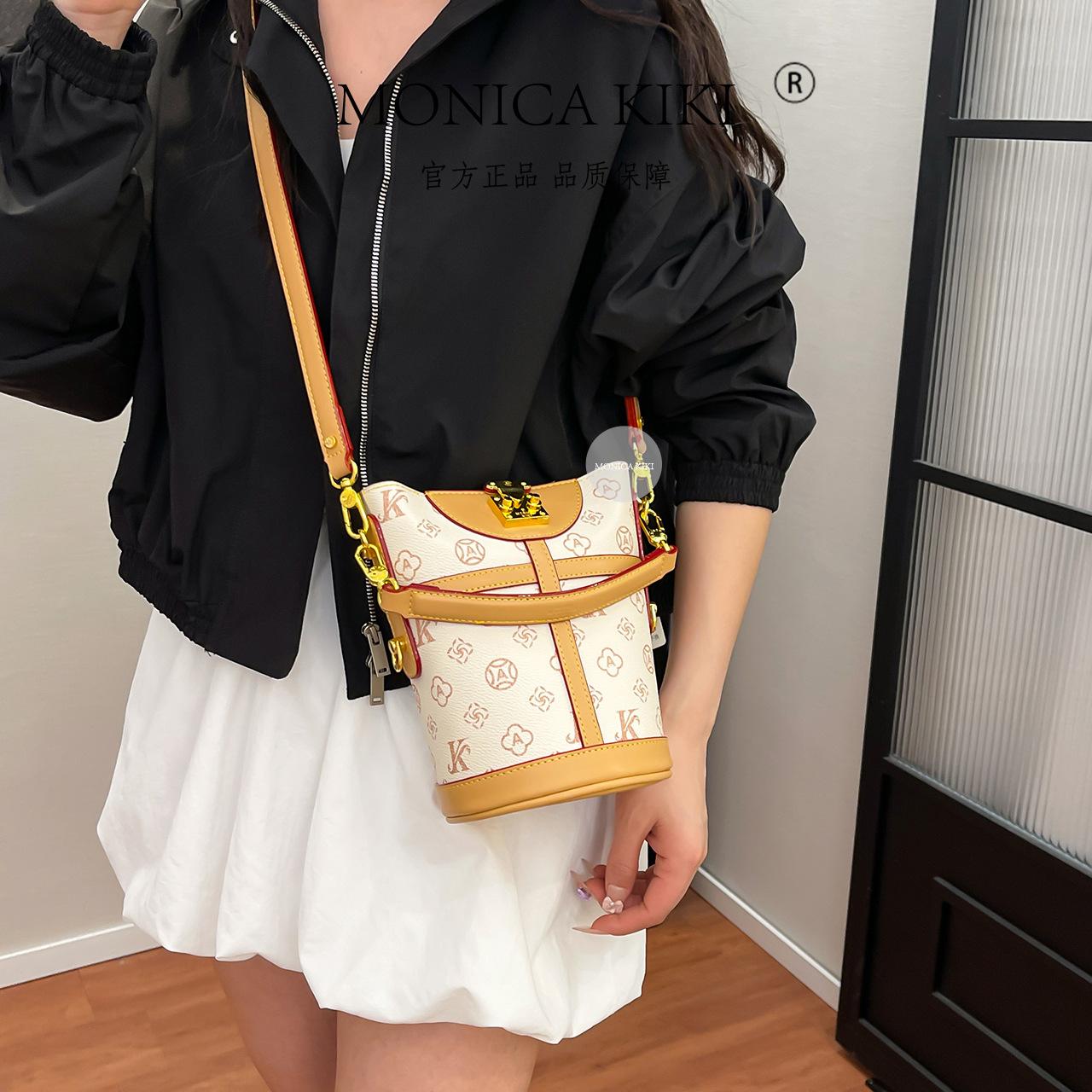 

Monica Qiqi presbyopia shoulder retro bucket high texture light luxury bag 2025 new women s fries bag