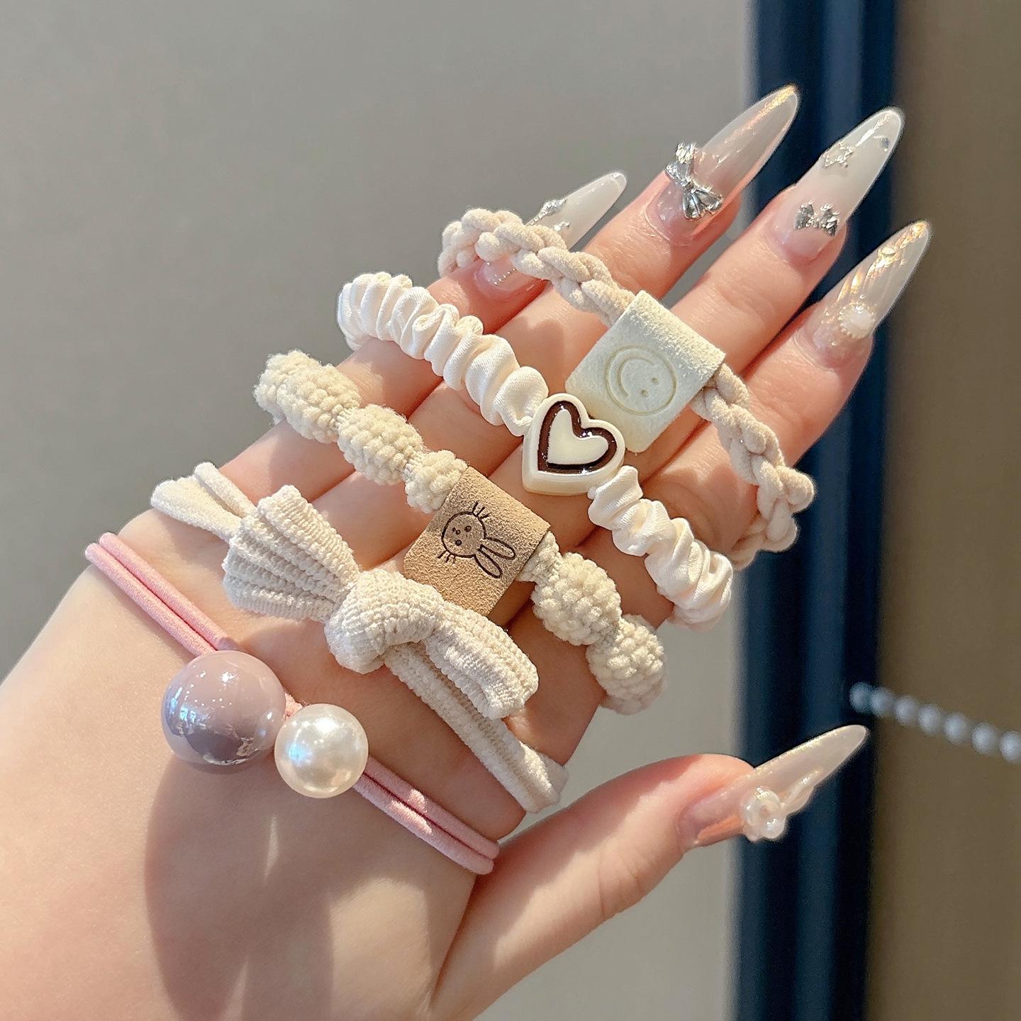 

Эластичные женские резинки для волос 2025: Прочные высокоэластичные резинки для хвоста