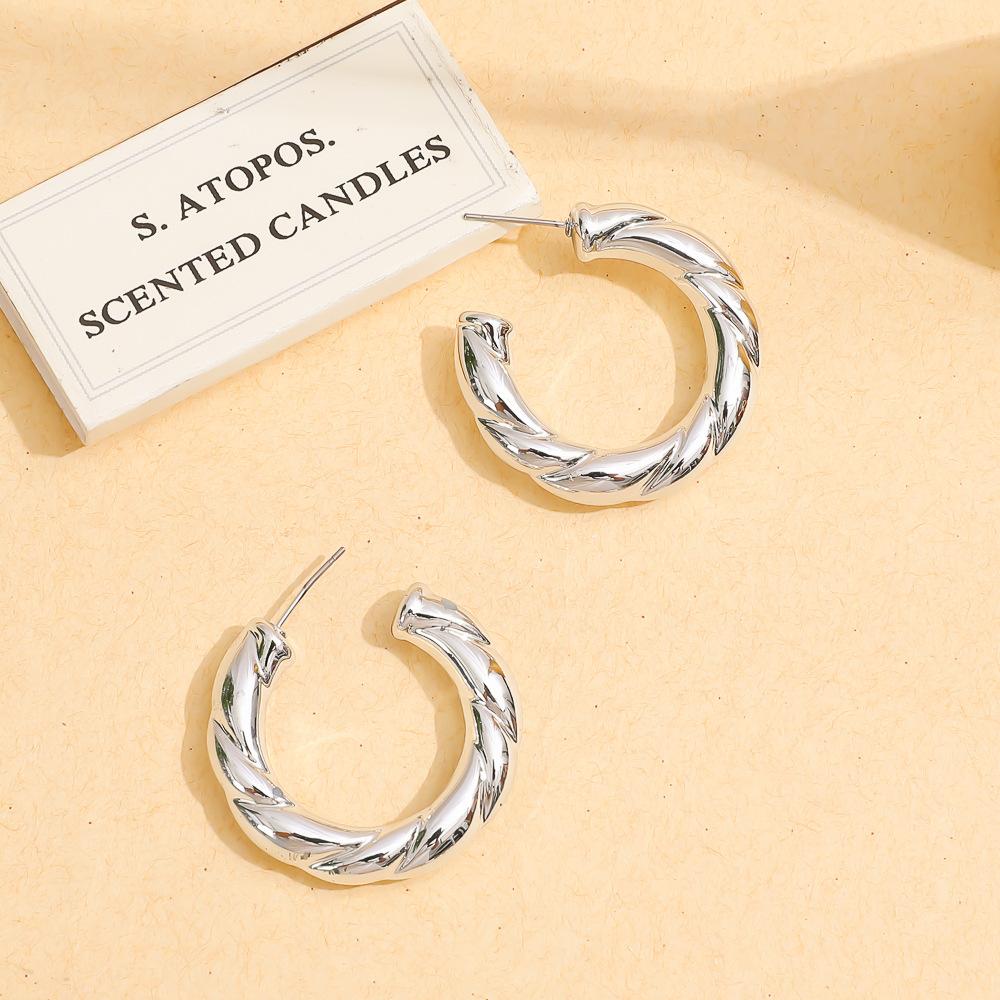 European and American Acrylic Gold-plated Stud Earrings Jewelry Personalized Fashion High Sense Gold Creative Circle Set