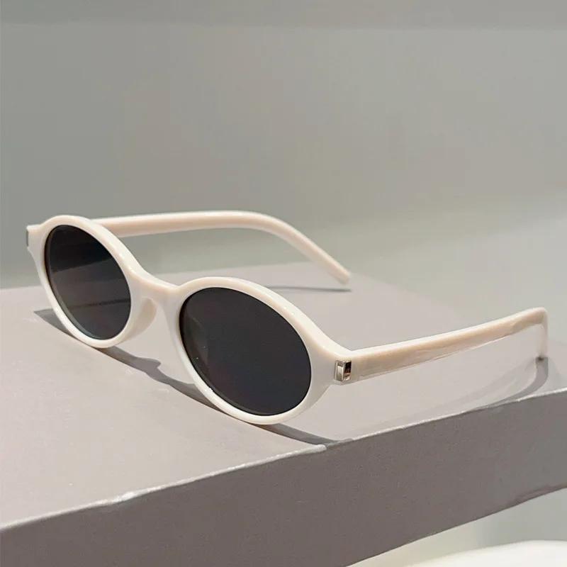 Classic Oval Vintage Sunglasses Women For Men  Luxury Brand Designer Punk Shades Sexy Ladies Rivet Popular Sun Glasses Uv400