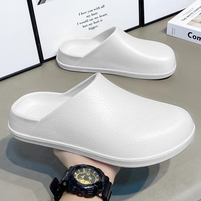 Summer new soft bottom stepping on shit feeling baotou drag large size fashion casual shoes operating room work cool slippers