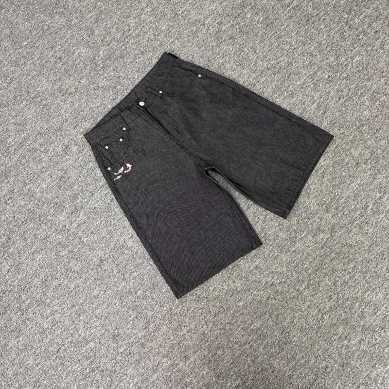 Herren Schwarze Raw Denim Shorts Mit Gesticktem Koi-Fisch Design Schmal Gerader Schnitt Mittlere Bundhöhe Knopfleiste Lässige Streetwear