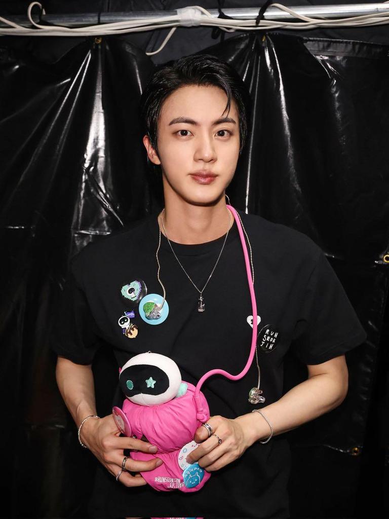 [USED] BTS Jin RUNSEOKJIN Wood Key Ring