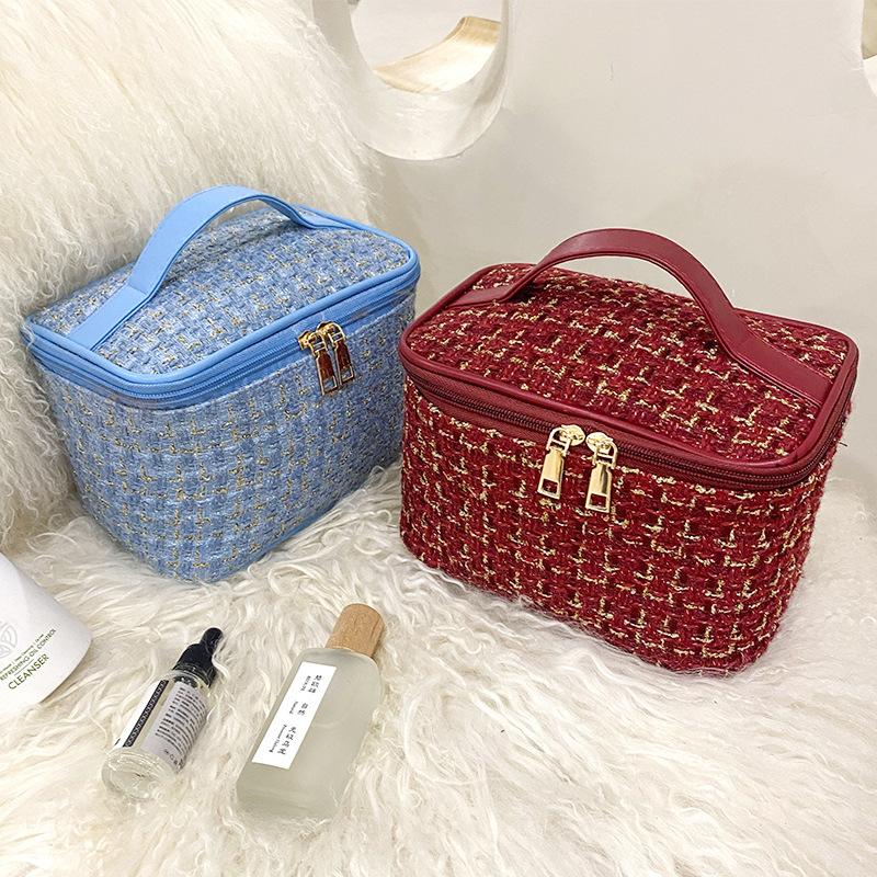 2025 Nova Bolsa Feminina Estilo Tricô Necessaire Portátil Portátil Portátil Necessaire de Maquiagem Moderna Bolsa Grande de Armazenamento