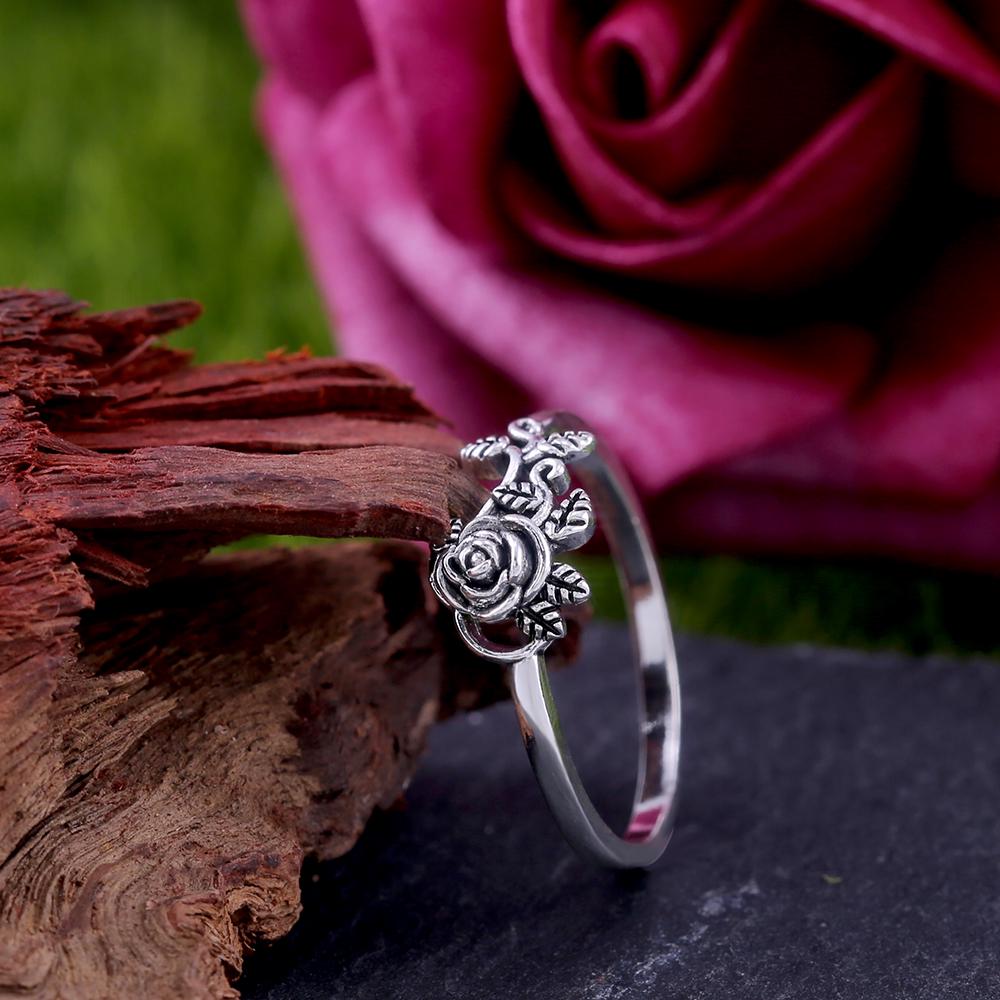 Huitan Silver Color Women Vintage Rings Rose Flower Shaped Party Daily Versatile Finger Accessories Fresh Style Low-key Jewelry