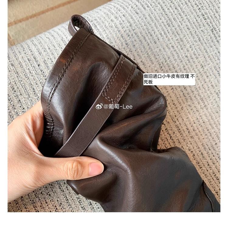 Grape Mother Has the Same Style, and Her Legs Are Fine Out of the Street~ Cowhide Pointed Round Head Fashionable Belt Buckle Medium Thick Heel Boots 