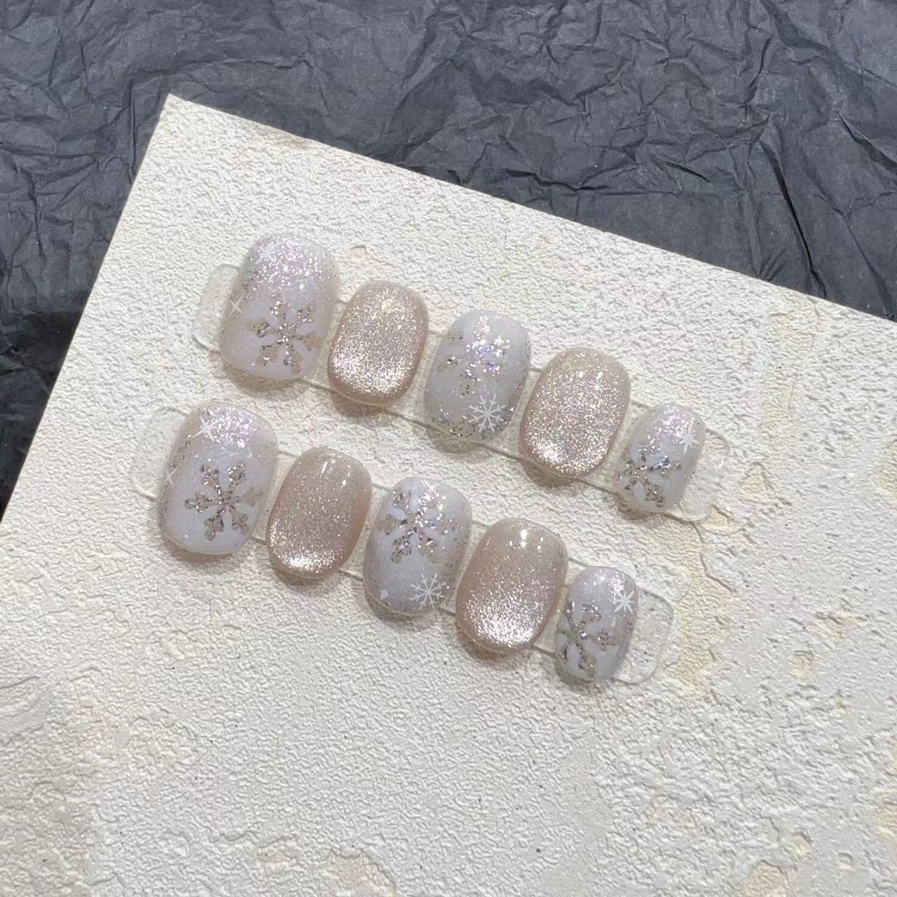 

Рождественский стиль Носимые ногти Ручная работа Нейл-арт Готовые накладные ногти Патч Цвет кошачий глаз Тонкие Блестящие Снежинки Medium M