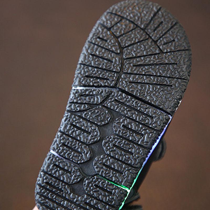 Adorable Children Casual Flashing Light Sandals With Soft Bottom And Timeless Design