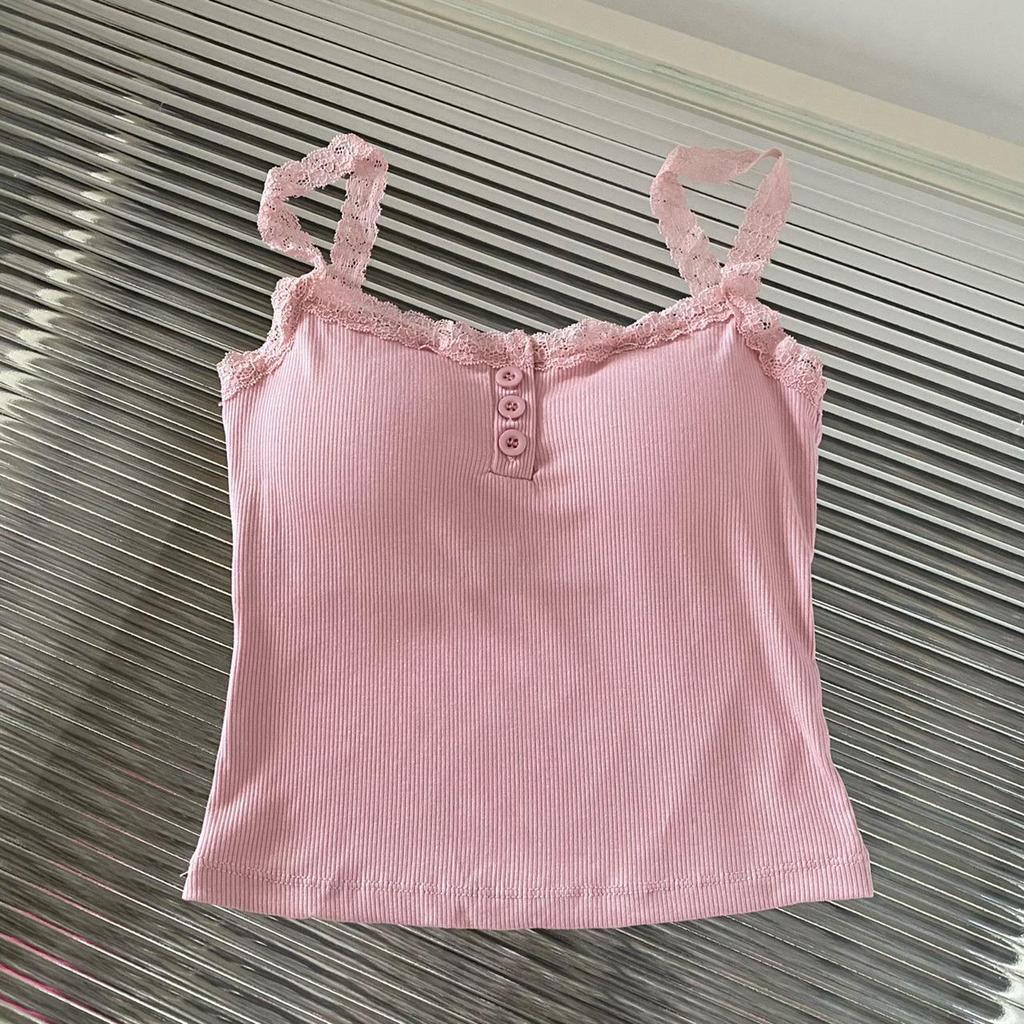 Elegantes geripptes Spitzen-Camisole mit Brustpolster - Weiche Baumwolle, Stilvolles Rückendesign