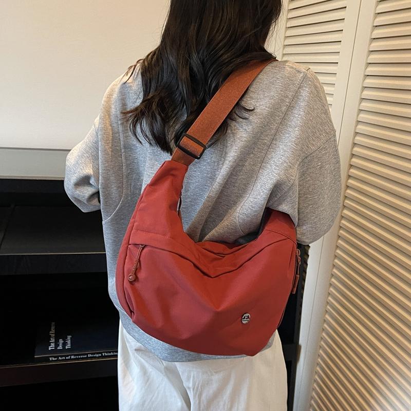 Lightweight Nylon Crossbody Bag for Women – Sleek & Water-Resistant Design with Adjustable Strap, Perfect for Daily Use