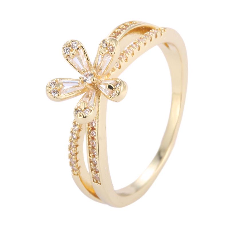 Pastoral Five-Leaf Zircon Copper Ring: Elegant Women's Jewelry with Small Grass Design