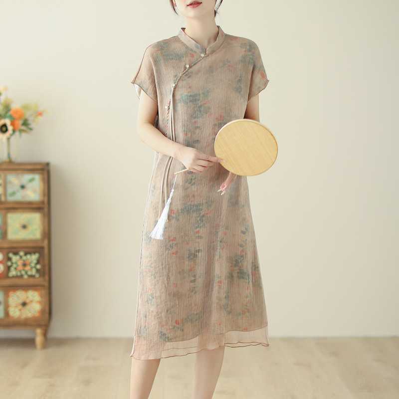 

Женское длинное платье с контрастной строчкой M