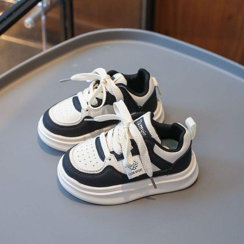Frühling und Herbst Neue Kinderschuhe Jungen Rutschfeste Weiche Sohle Babyschuhe Atmungsaktiv und Leicht Mädchen Studenten Kleine Weiße Sneaker
