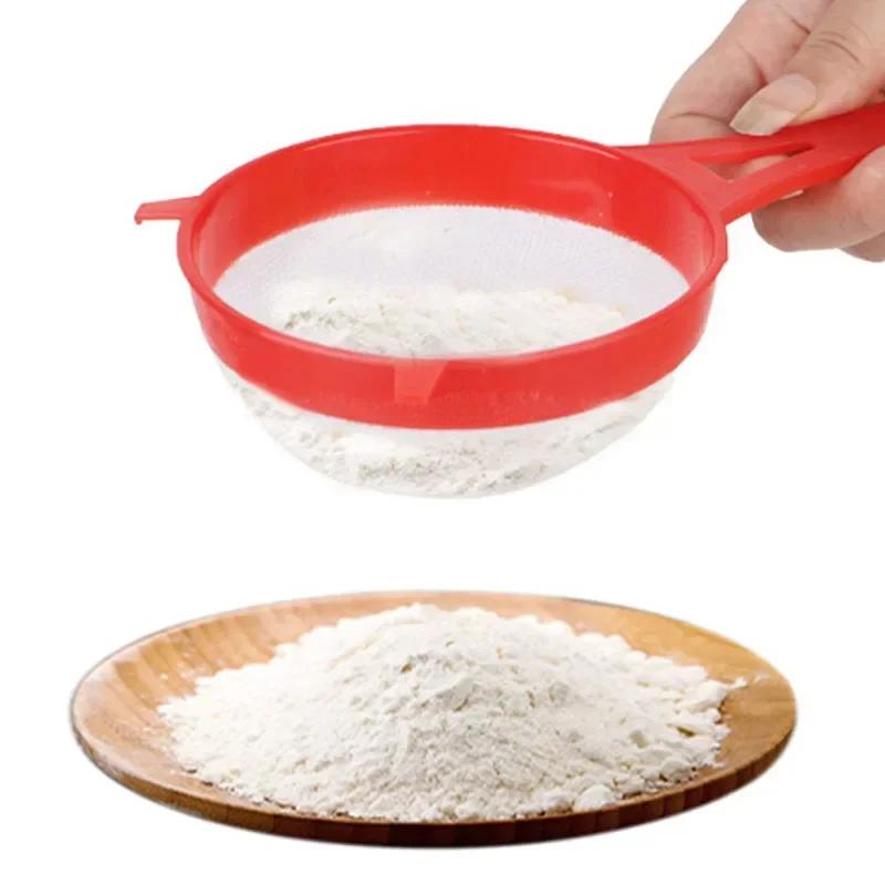 4 Pieces of Random Color Filter Net, Classic Divider Plastic Handheld Flour Sieve, Suitable for Household Use, for Separating