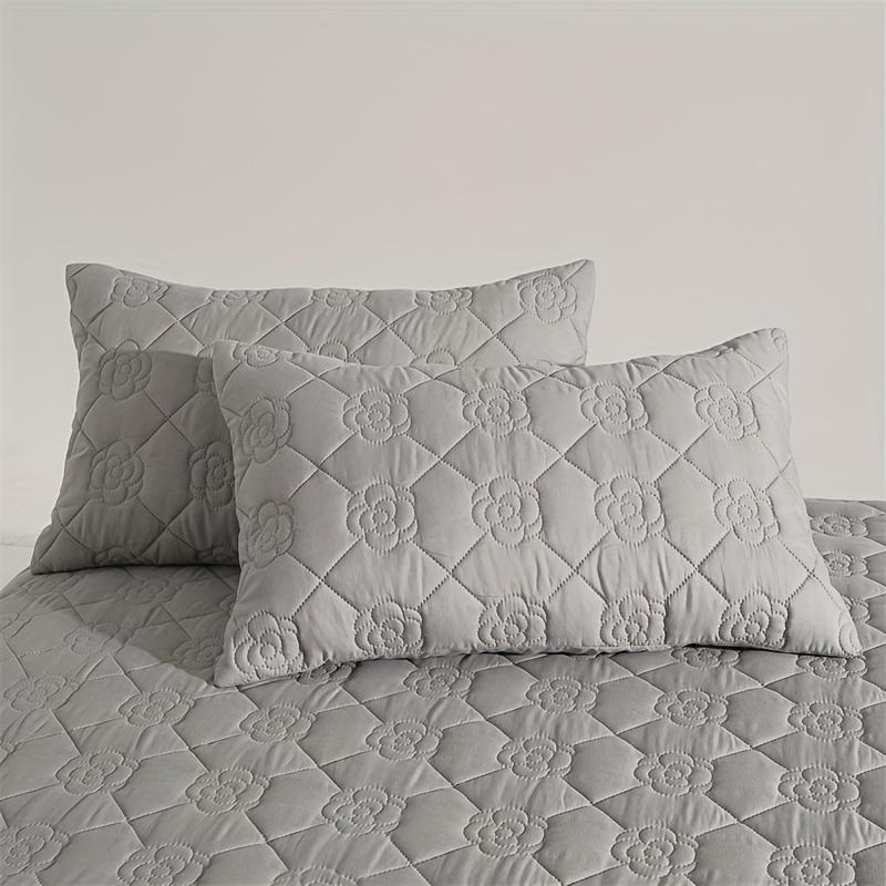 All-Season Waterproof Mattress Protector, Soft and Comfortable Cooling Fitted Sheet Set, Breathable and Noise-Free