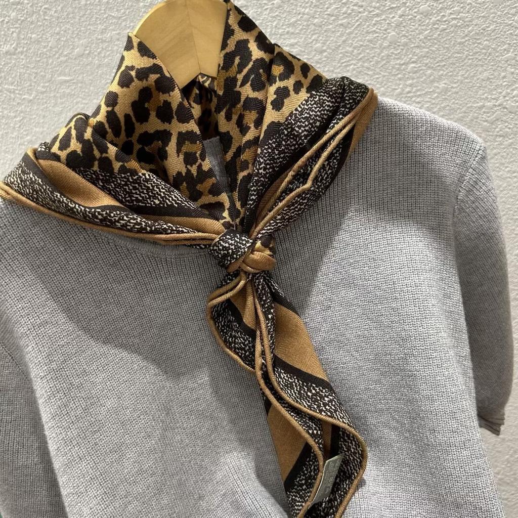 Double-Sided Silk Wool Scarf Women'S Autumn And Winter Silk Wool 70 Square Scarf Warm Dual-Purpose Women'S Versatile Temperament Air Conditioner Neck