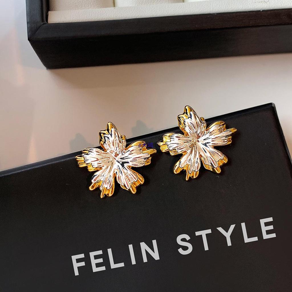 Two-Tone Gold & Silver Flower Earrings: Summer Light Luxury with French Retro Charm