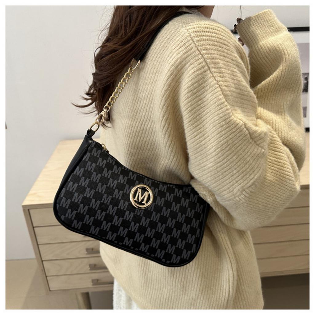 Women's Retro Gold Chain Crossbody Bag - Shoulder Bag, Fashionable Handbag with Metal Elements, Elegant Handbag for Daily Use, Crossbody Bag