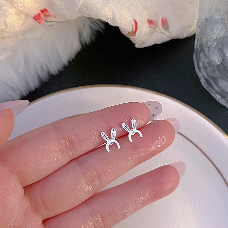 S925 Silver Stud Earrings Women's Ear Hole Earrings Niche Design Earbone Studs High-end Earrings