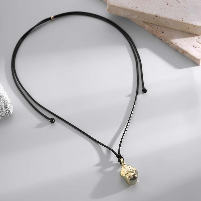 Fashion Resin Round Hollow Pendant Necklaces for Women Trendy Black Leather Rope Long Sweater Chain Necklaces Party Jewelry