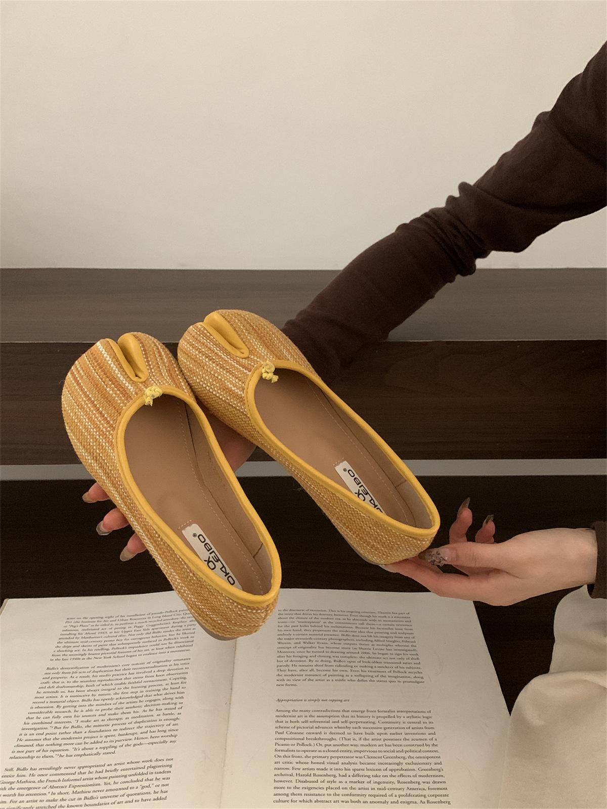 INS Корейская версия обуви-подковки интернет-знаменитости обувь с раздвоенным носком копытца овцы мелкая посадка мягкая подошва Axige то же самое копытца свиньи плоская 39 жёлтый 4390₽