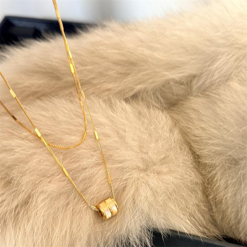 Elegant Mother-of-Pearl Double-Layer Pendant Necklace for Women