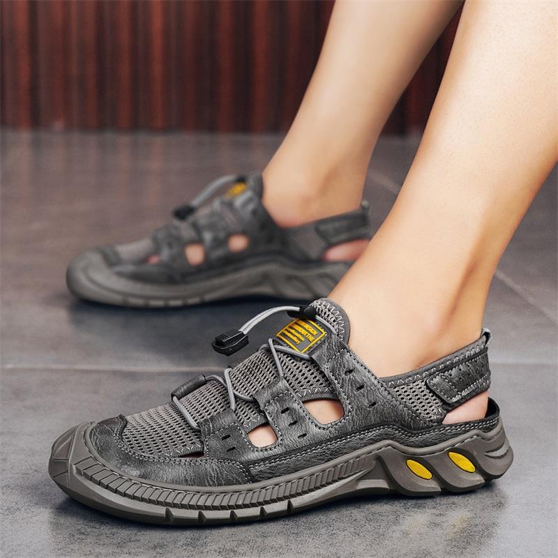 Fashion Summer Men's New Casual Shoes Hollow and Breathable Outdoor Beach Sandals Versatile Non-slip Slip-on Men's Casual Sports Shoes