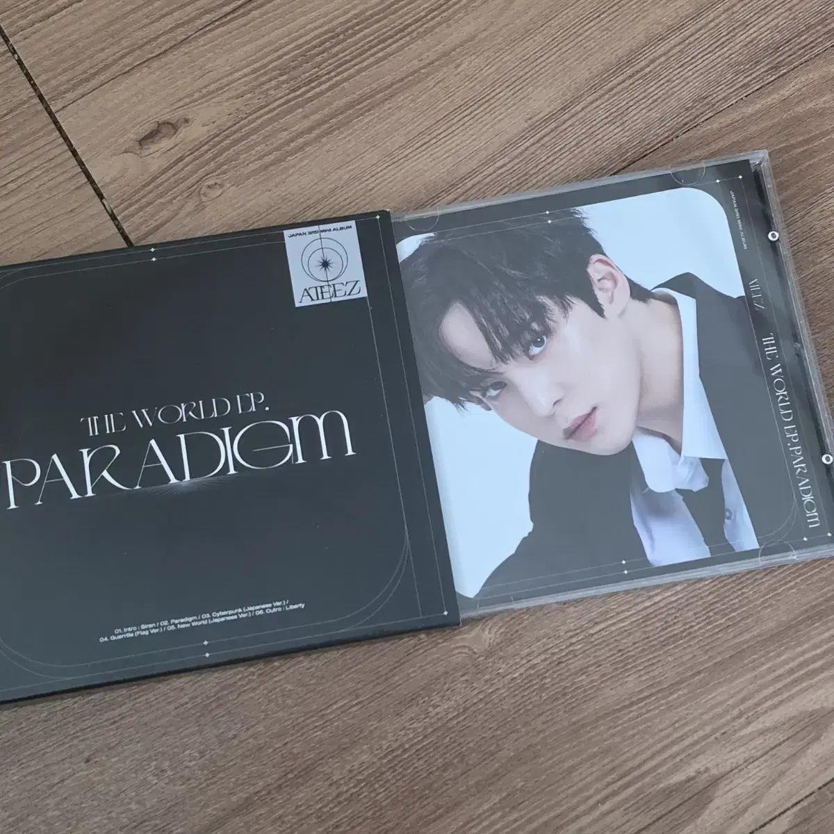 

Ateez Japan Album Paradigm Yunho Cover Cd