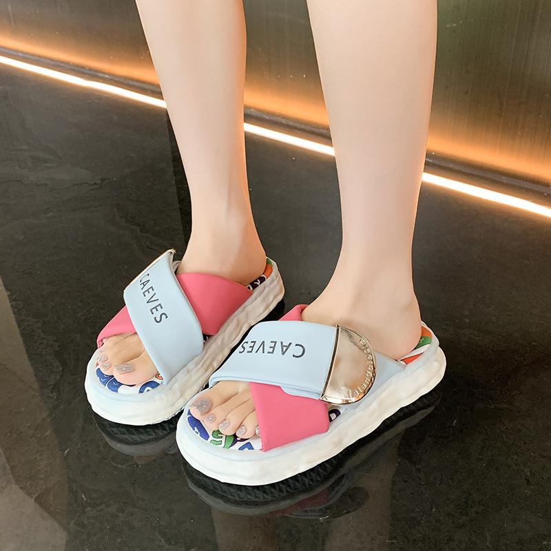 Internet Celebrity Graffiti Slippers Women's Summer 2025 New Outer Wear Thick Bottom One-word Drag Casual Stepping On Shit Sandals Ins Explosion