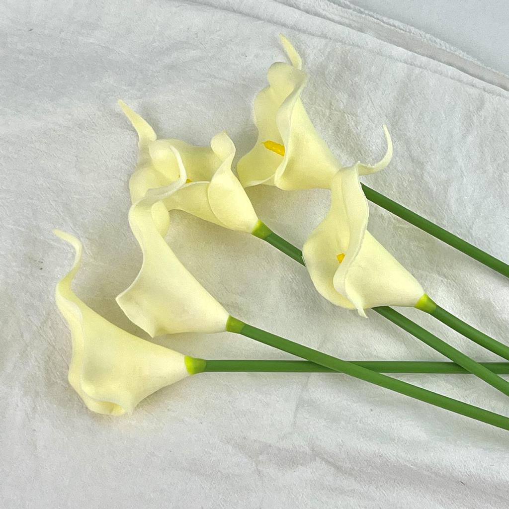 Mini PU Calla Lily Artificial Bouquet for Weddings, Home Decor, Photography, and Landscaping.