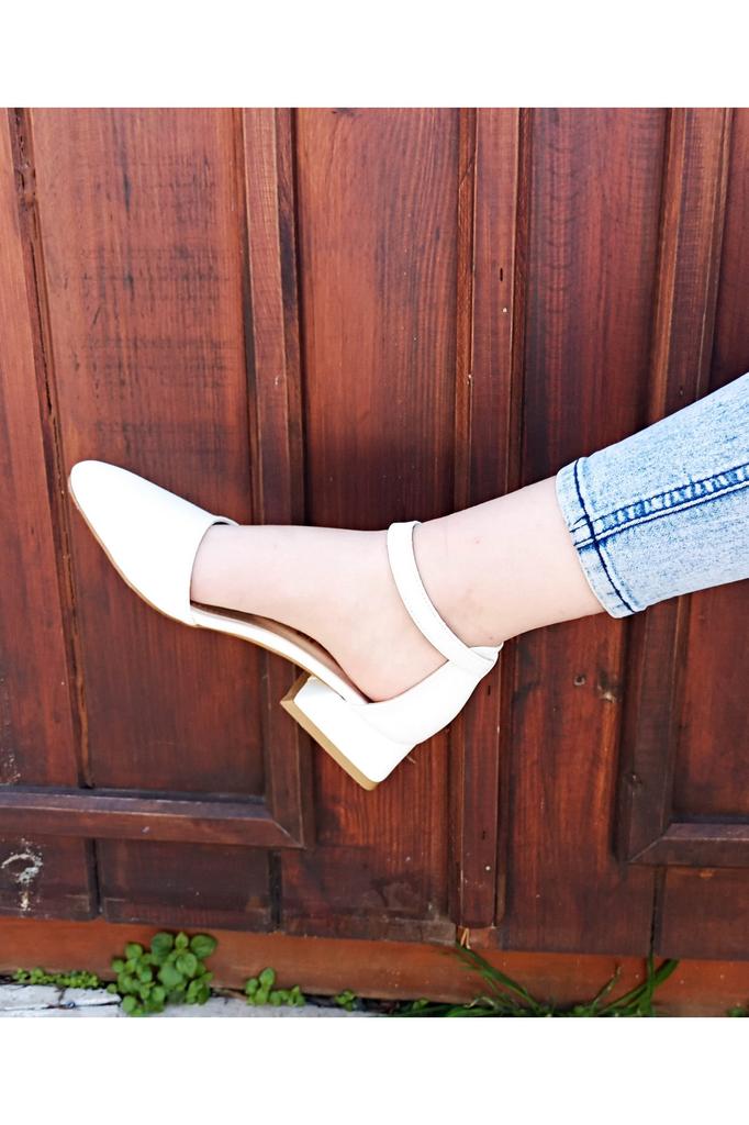 Women's Casual Sandals White Ankle Strap Thick Heeled Summer Shoes 