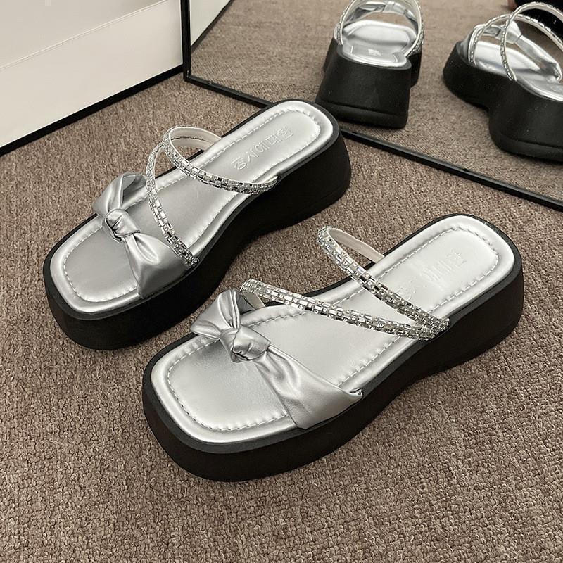 2025 Sommer neue Sandalen Damen tragen dicke Sohlen zur Höhenvergrößerung, super angesagt, schöne Mode Französisch keine müden Füße hohe Absätze Damen