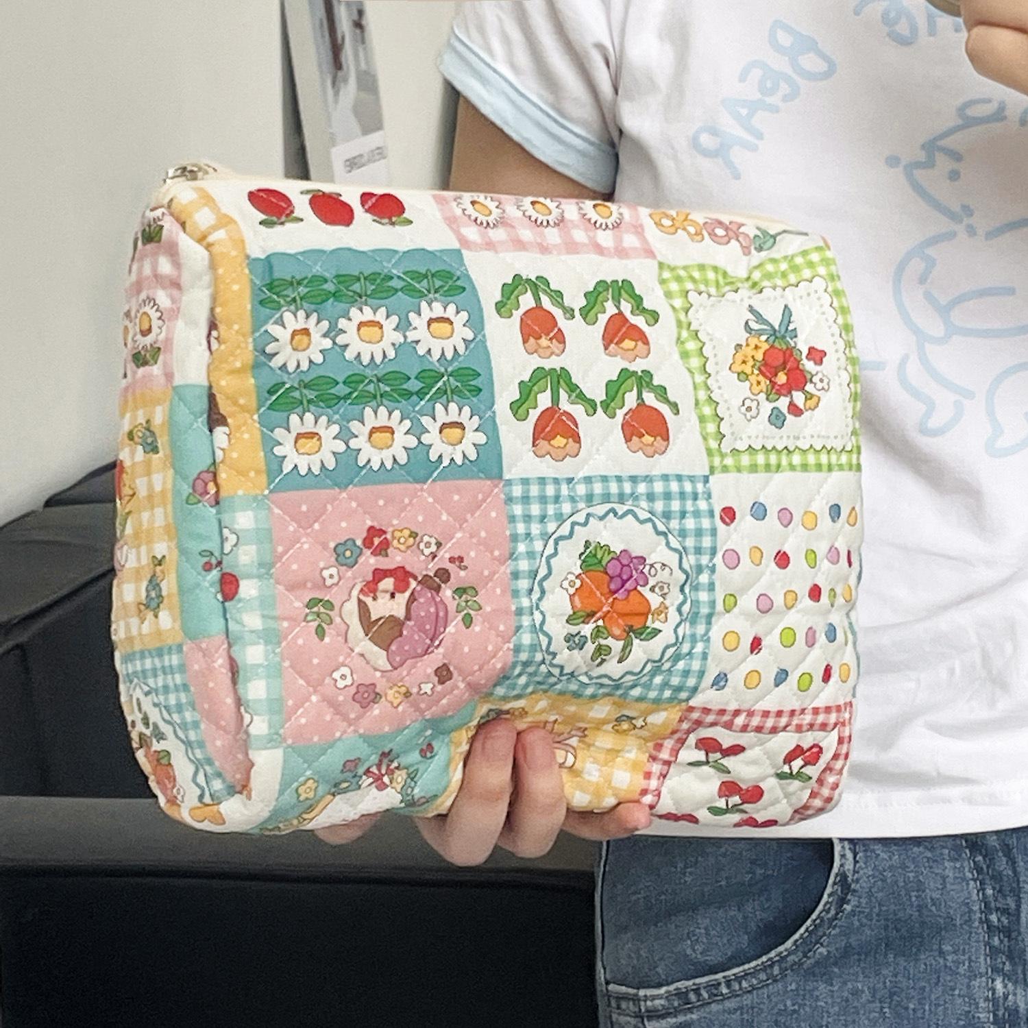 

Симпатичная стеганая косметичка и сумка для хранения для женщин - большая вместимость