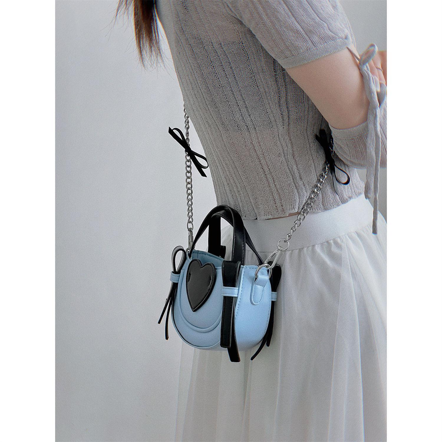 

Silver Heart Chain Crossbody Designer Mini Bow Shoulder Bag Women Fashion Handbag Ladies Versatile Lipstick Purses Y2k Aesthetic 14.5x10.7x6cm синий