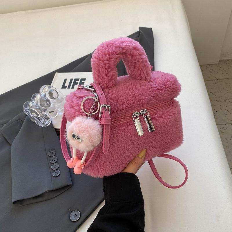 Lamb wool women's oblique span bag winter new shoulder bag trendy fashion plush handbag